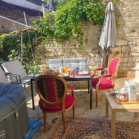 La Taniere Des Tanneries Bed and Breakfast Tonnerre Exteriör bild