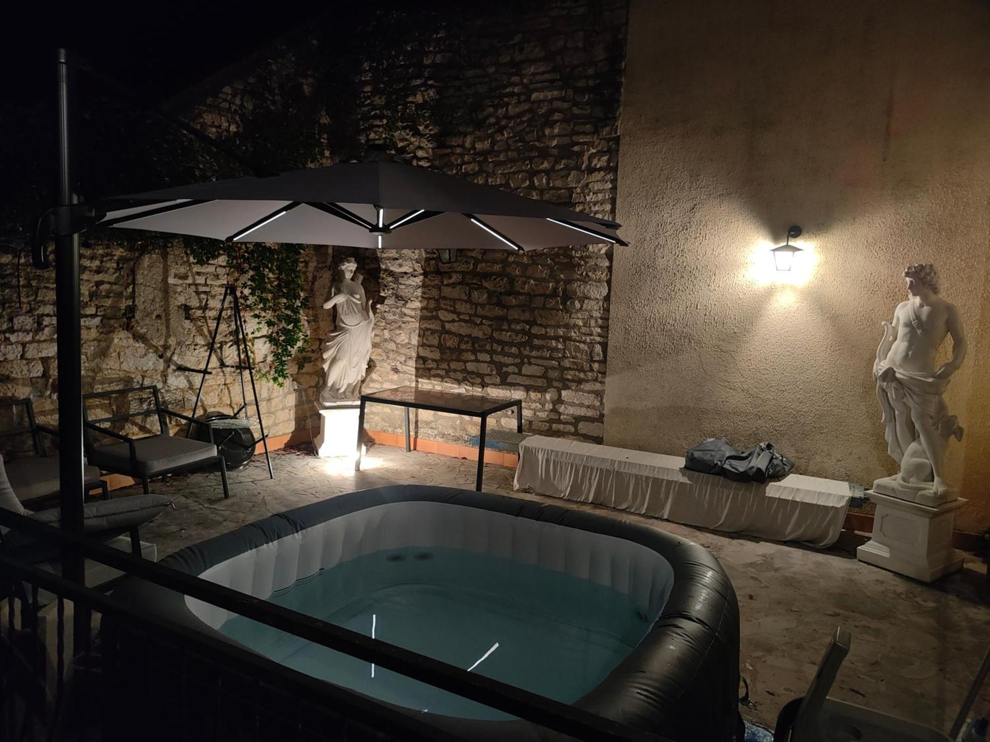 La Taniere Des Tanneries Bed and Breakfast Tonnerre Exteriör bild