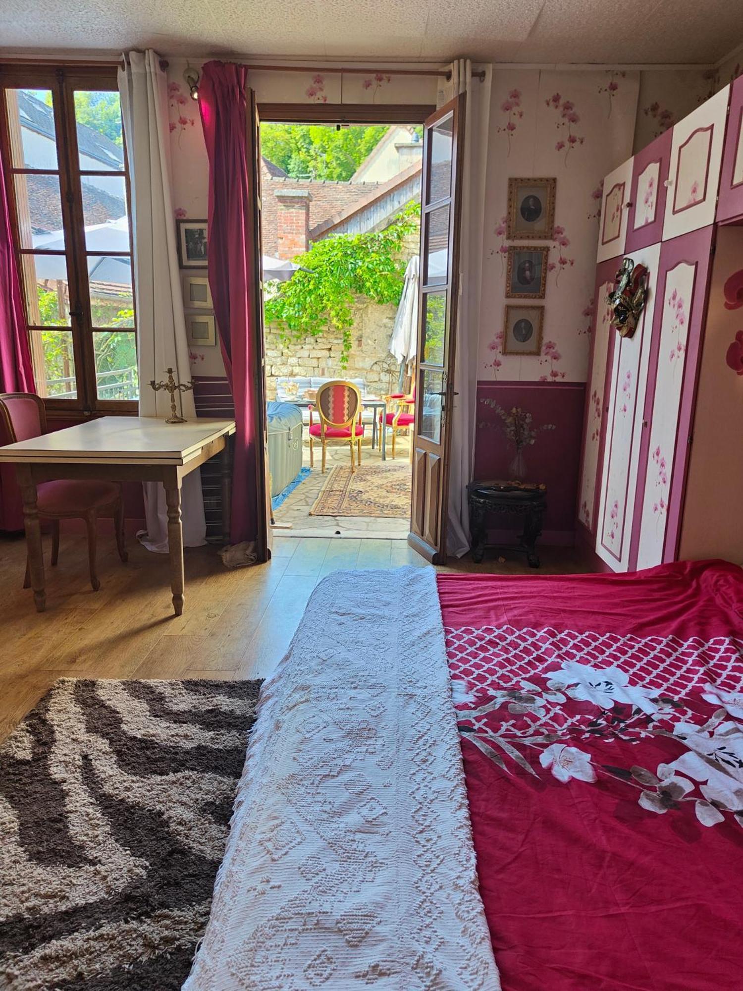 La Taniere Des Tanneries Bed and Breakfast Tonnerre Exteriör bild