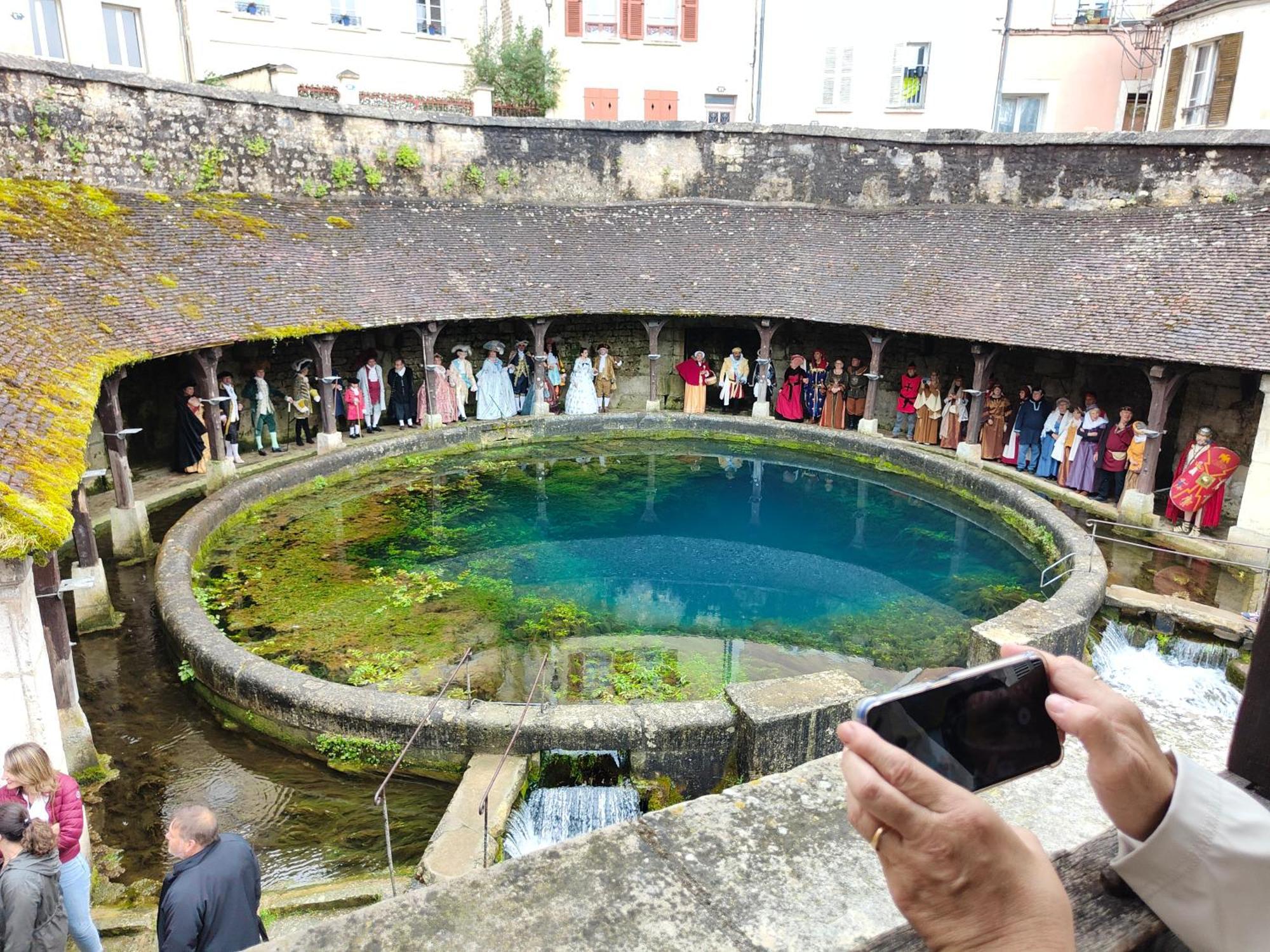 La Taniere Des Tanneries Bed and Breakfast Tonnerre Exteriör bild
